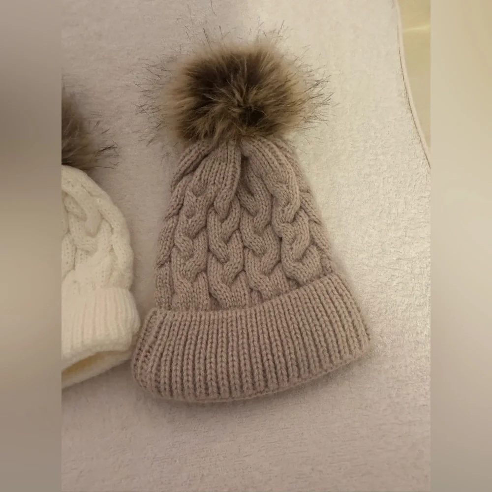POM POM WINTER HAT NWOT